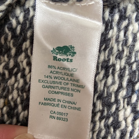 Knit Crew-neck Salt and Pepper Roots Sweater - Picture 3 of 7